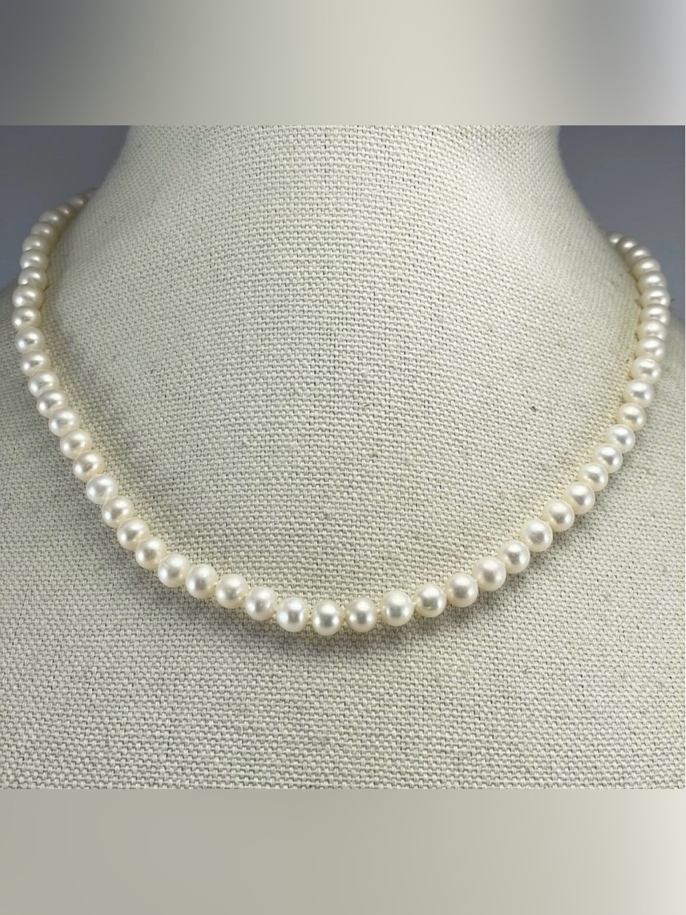 14K Gold Vintage Culture Freshwater Pearls Knotted Necklace Statement Elegant